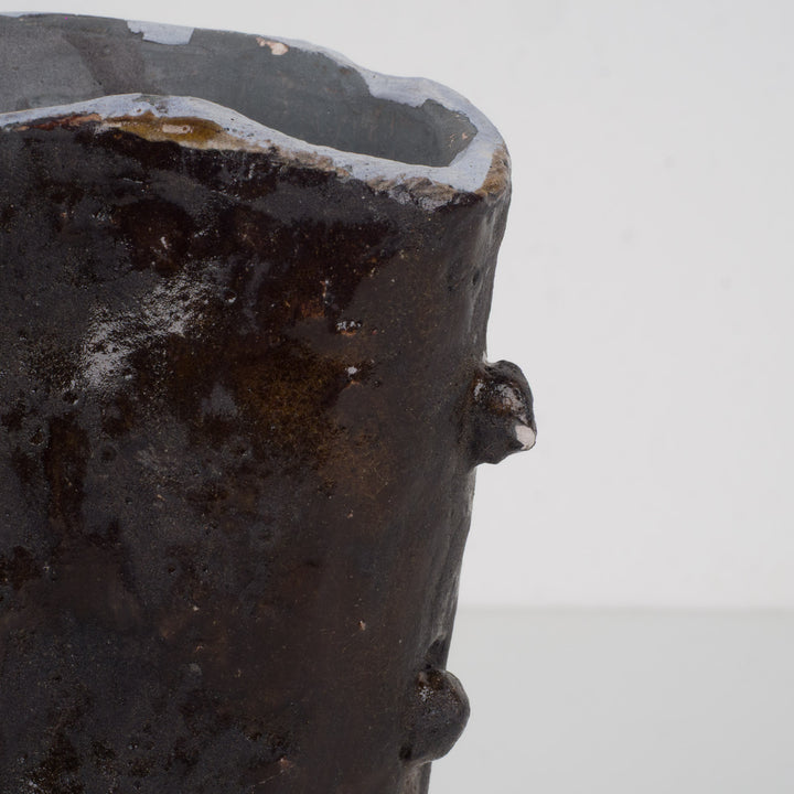Handgemaakt keramisch potje in bruin – 10,5 x 8 x 15,5 cm