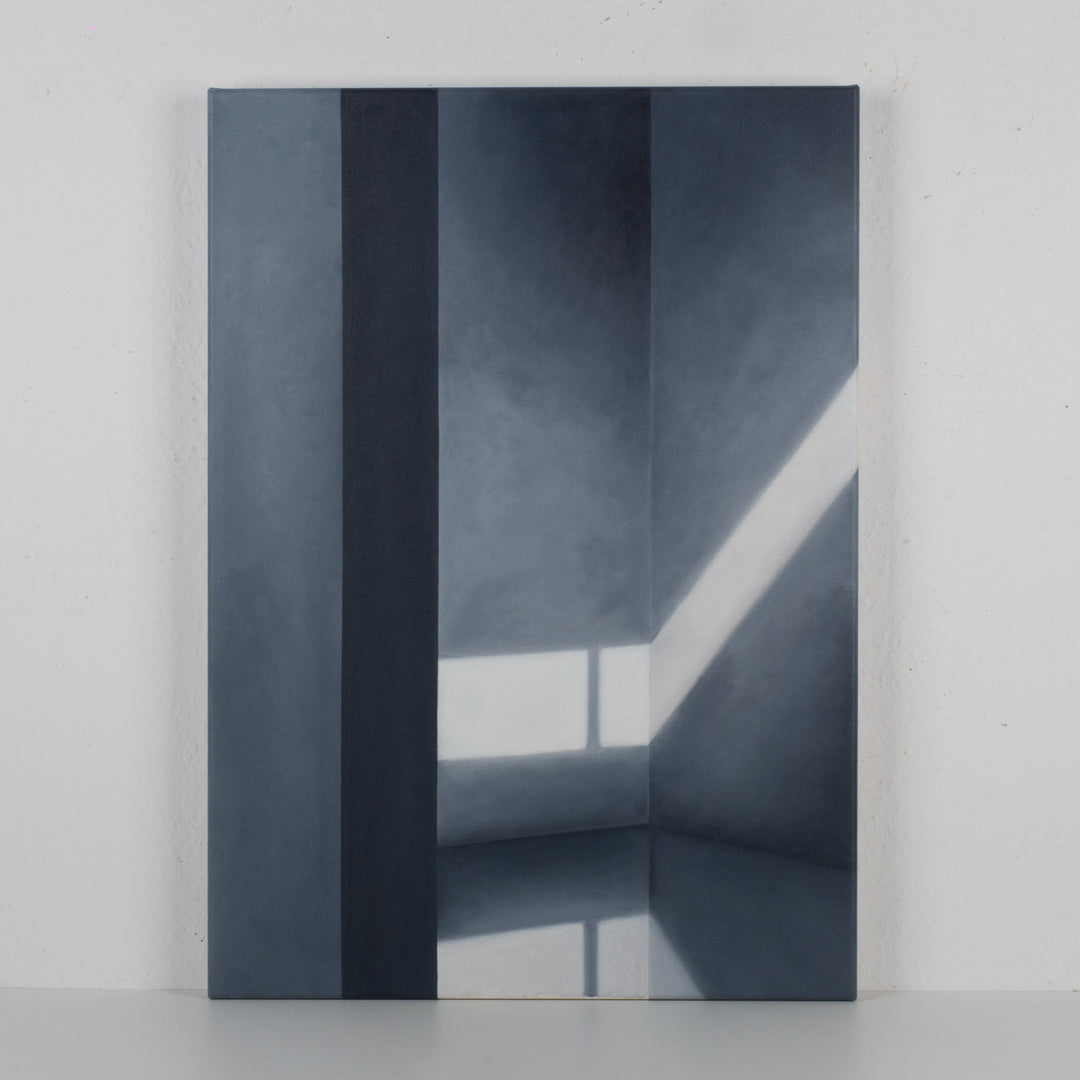 Schilderij 'Het eerste licht – een verstilde ruimte van richting en reflectie' door Monique Coppieters / 70,5 x 50,5 cm