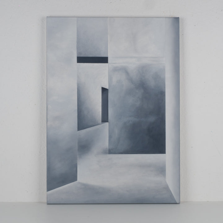 Schilderij “Architectural Silence nr. 21” – Ruimte als ervaring in verstilde lagen | grijs schilderij / 50,5x70,5x2,5cm /  - Monique Coppieters