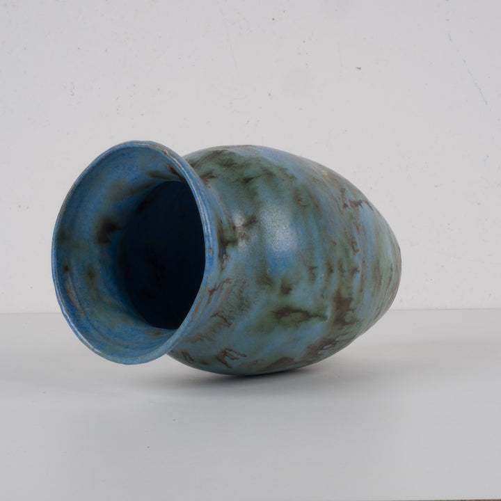 Handmade ceramic vase in mottled light blue – signed – 12×12×19 cm 