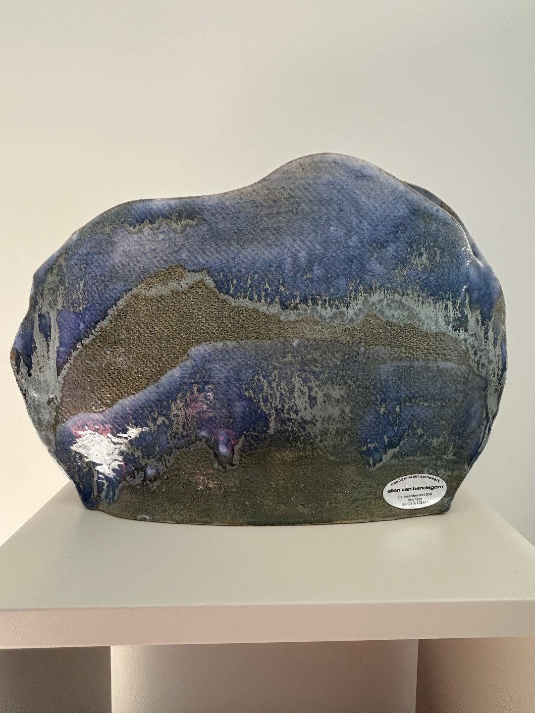 Blauwe Horizon – handgemaakte keramische vaas met een ziel - 30 x 4 x 21 cm