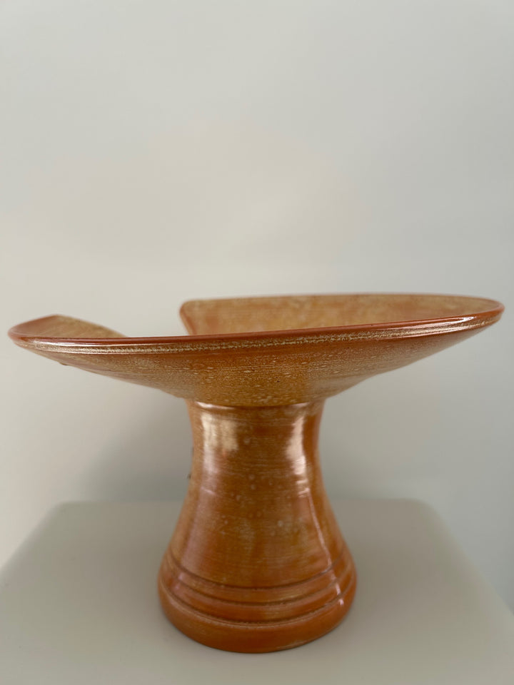 Keramische Tazza “Yves Marian” – Warm Oranje Sculptuur / 23,8 x 23,8 x 15,5 cm