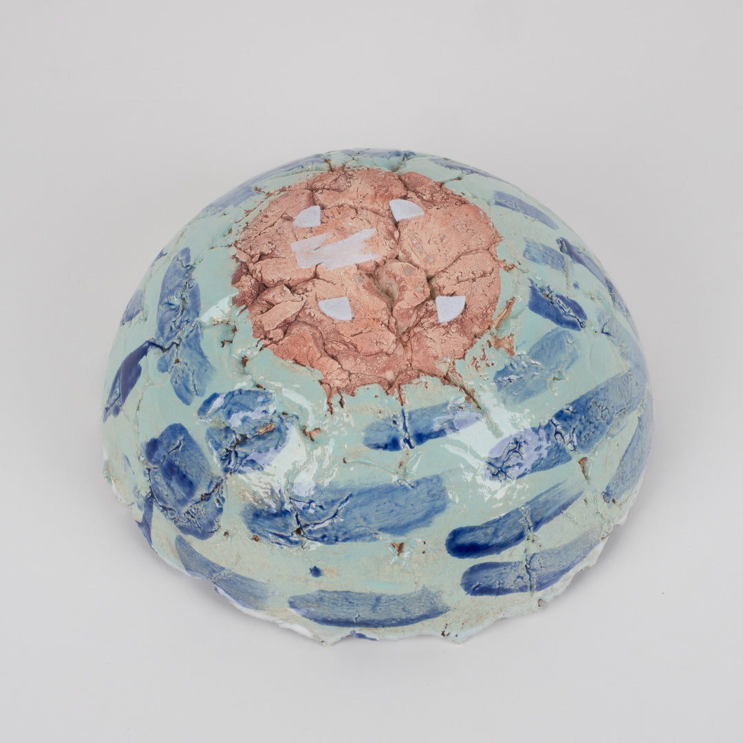 Handgemaakte keramische schaal Karla Vanacker – uniek kunstobject in lichtgroen en diepblauw – 24 cm