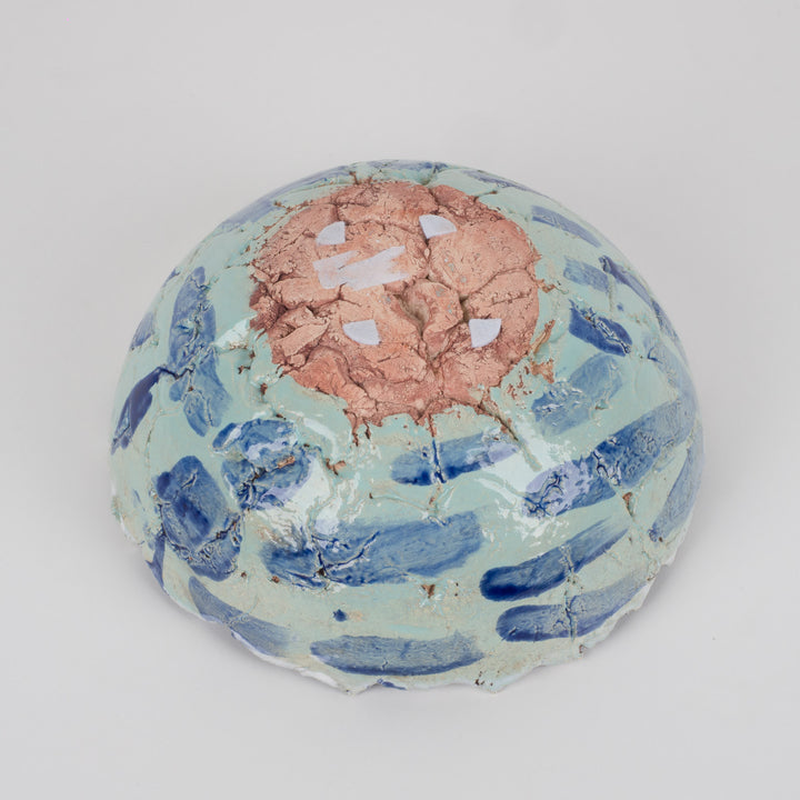 Handgemaakte keramische schaal Karla Vanacker – uniek kunstobject in lichtgroen en diepblauw – 24 cm