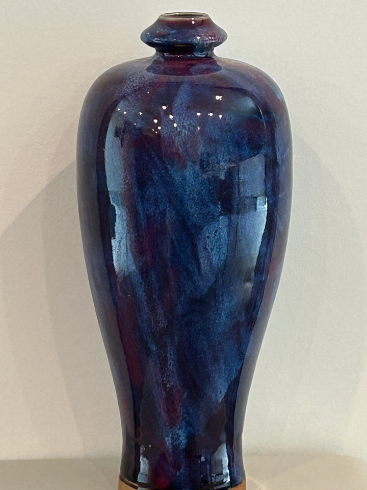 Grote handgemaakte keramische vaas in diepblauw & aubergine – 14 x 14 x 35 cm