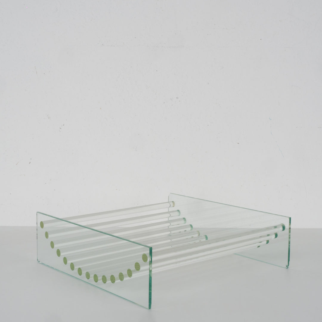 Square design bowl with tubular beams