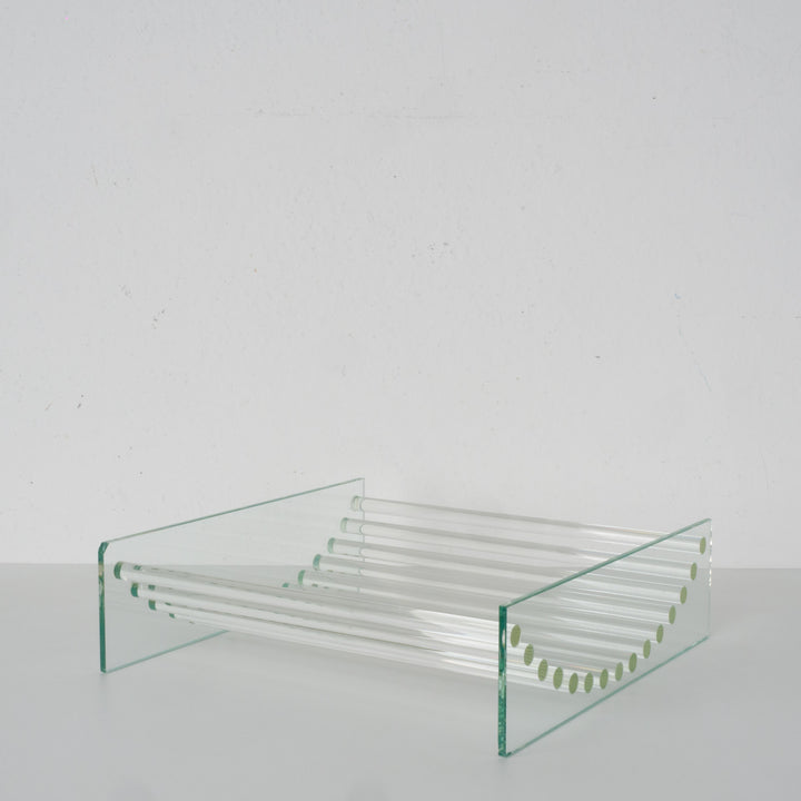 Square design bowl with tubular beams