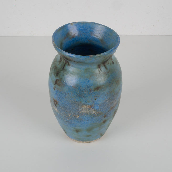 Handmade ceramic vase in mottled light blue – signed – 12×12×19 cm 