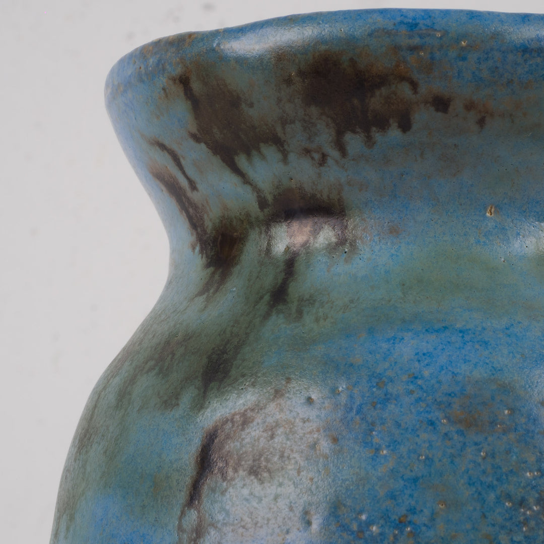 Handmade ceramic vase in mottled light blue – signed – 12×12×19 cm 