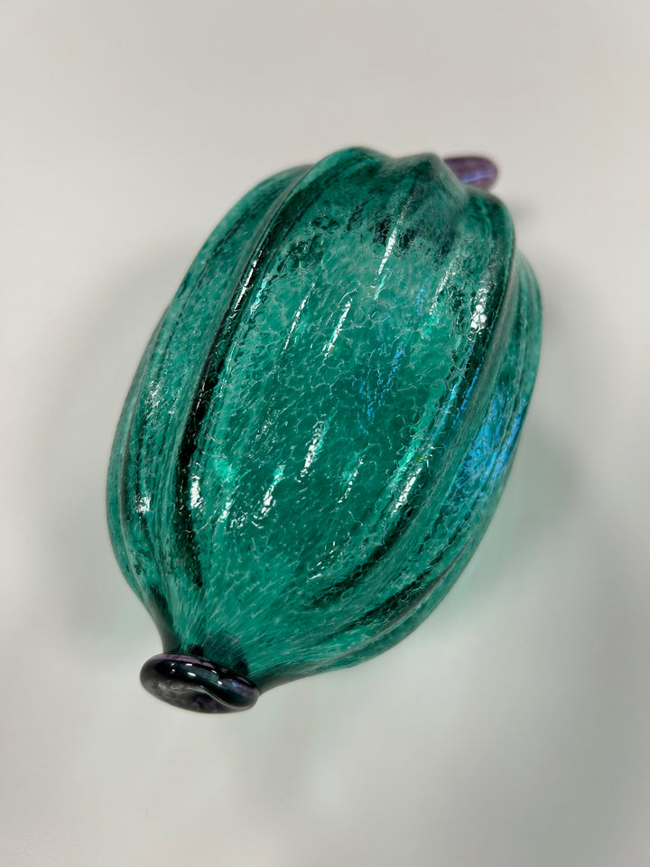 Kosta Boda glass art – Green pumpkin (model 98918) by Gunnel Sahlin