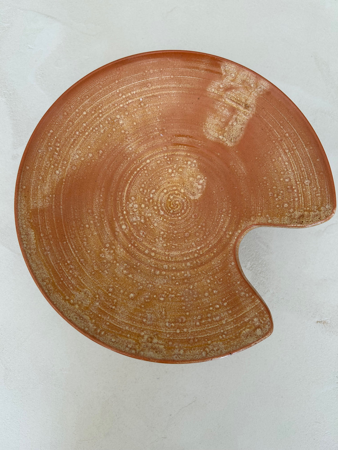 Keramische Tazza “Yves Marian” – Warm Oranje Sculptuur / 23,8 x 23,8 x 15,5 cm
