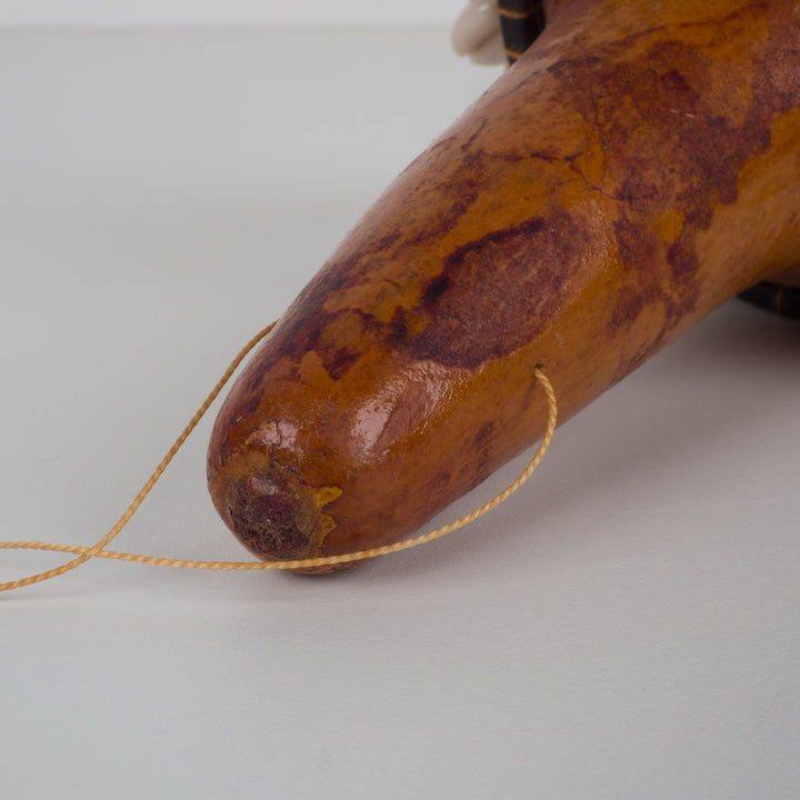 Authentiek schelpenobject op kalebas – Mogelijk traditionele rammelaar – 16,5 x 16,5 x 11,5 cm