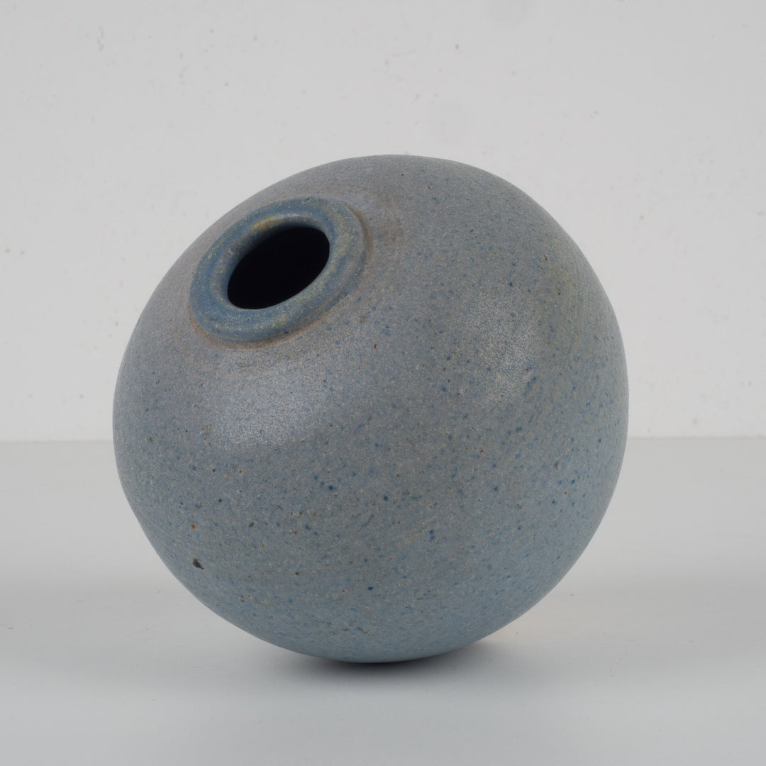 Small light blue ceramic vase – Japanese style – 12×12×11 cm
