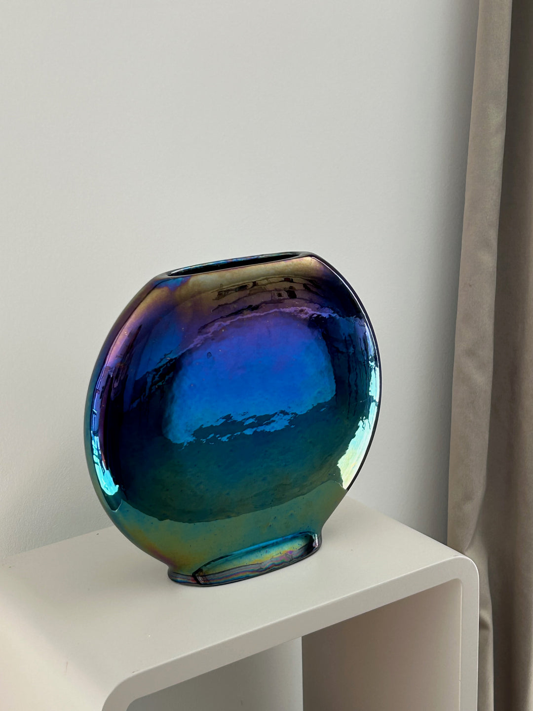 Vaas smal paars klein – iriserende regenboogglans / 23 x 4 x 22 cm