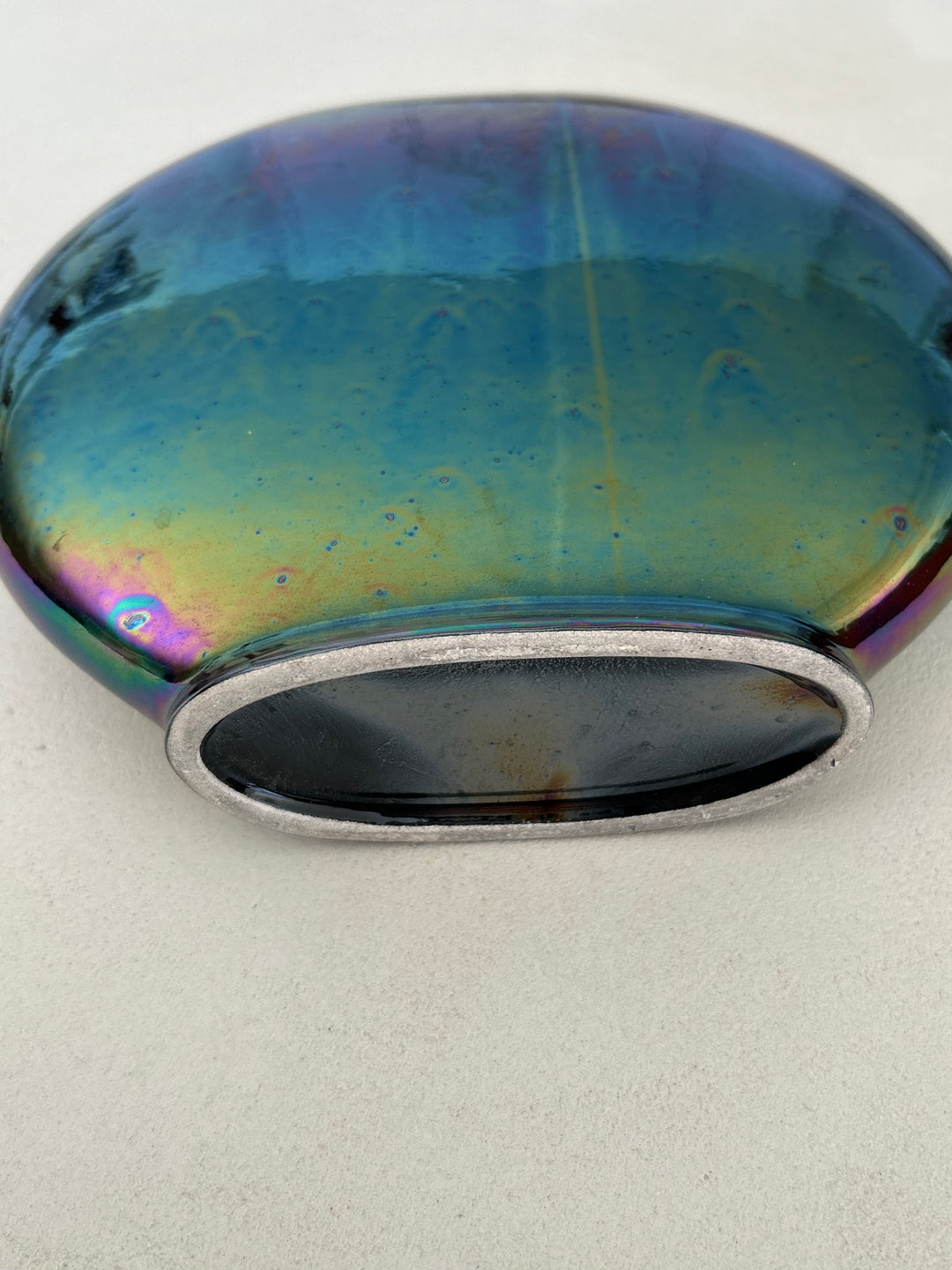 Vaas smal paars klein – iriserende regenboogglans / 23 x 4 x 22 cm