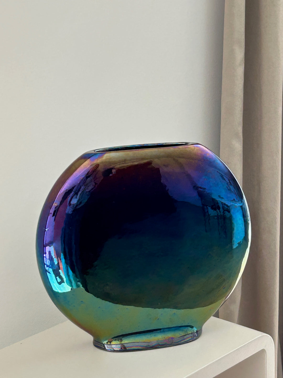 Vaas smal paars klein – iriserende regenboogglans / 23 x 4 x 22 cm