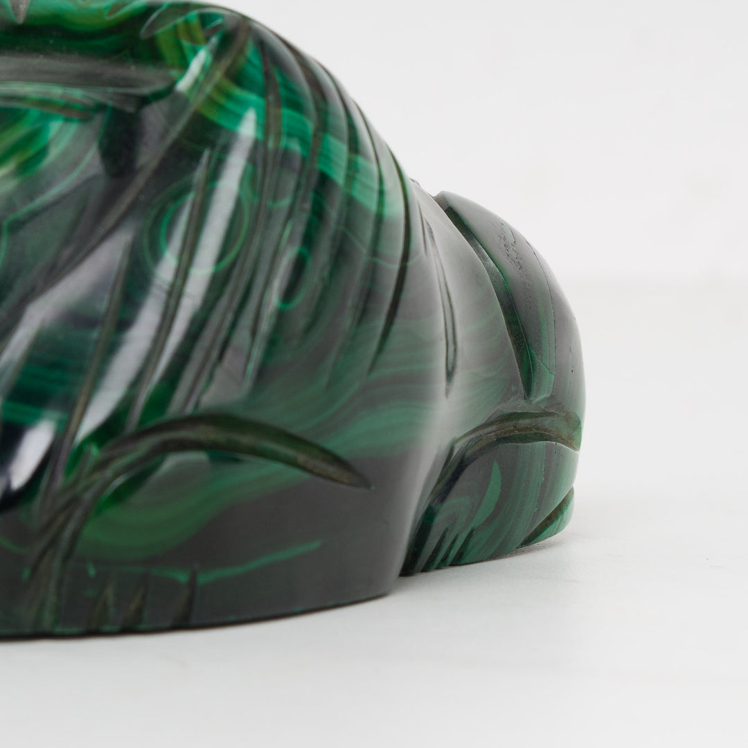 Groene leeuw in malachiet – handgeslepen sculptuur – 11,5 x 5,5 x 5,5 cm