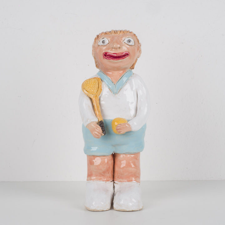 “De Tennisser – Ludiek Keramisch beeld met Karakter”