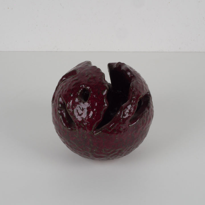 Handmade Ceramic Object in Deep Bordeaux – Sculptural Eye-catcher