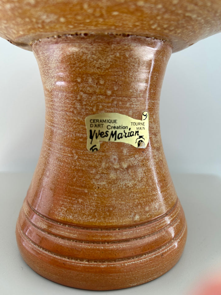 Keramische Tazza “Yves Marian” – Warm Oranje Sculptuur / 23,8 x 23,8 x 15,5 cm