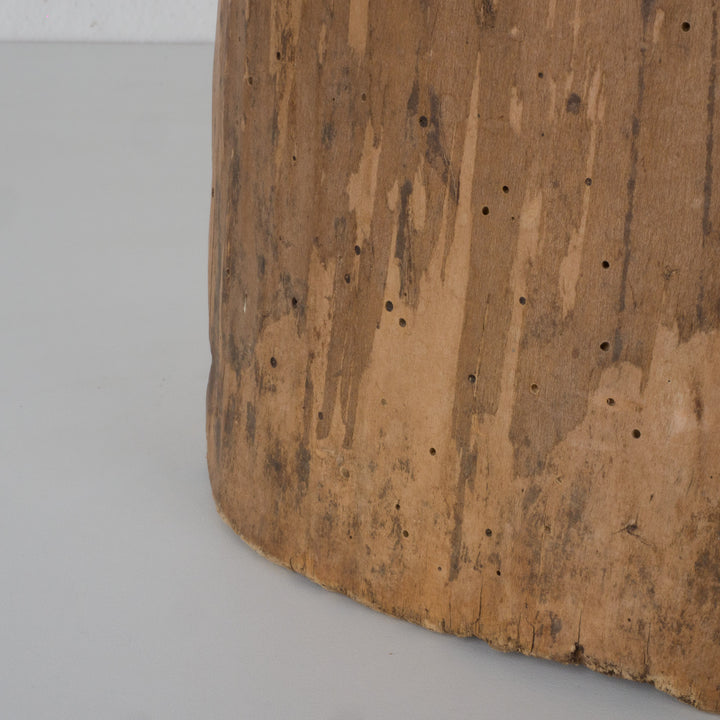 Massief houten vaasobject – Sculpturaal & tijdloos karakterstuk