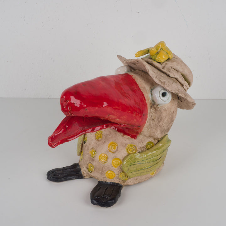 Handgemaakte ludieke keramische vogel – Met grote rode snavel