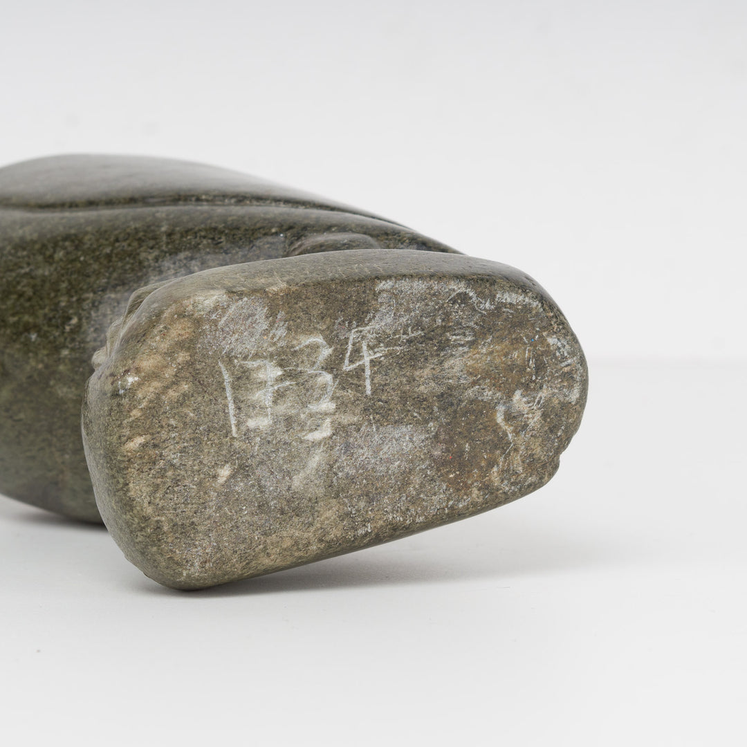 Pelican Figure in Serpentine Stone – Attributed to the Inuit Culture of the Northwest Coast (1950-1970)