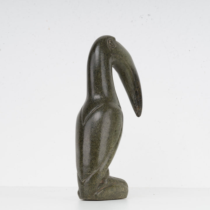 Pelican Figure in Serpentine Stone – Attributed to the Inuit Culture of the Northwest Coast (1950-1970)