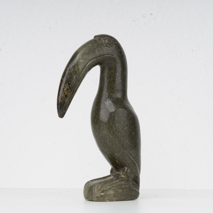 Pelican Figure in Serpentine Stone – Attributed to the Inuit Culture of the Northwest Coast (1950-1970)