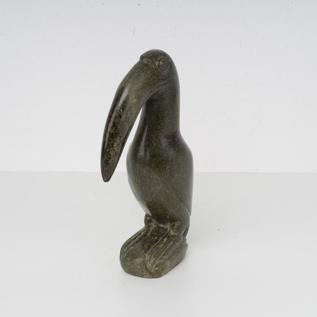 Pelican Figure in Serpentine Stone – Attributed to the Inuit Culture of the Northwest Coast (1950-1970)