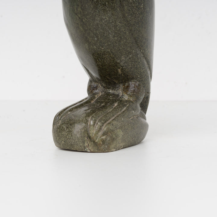 Pelican Figure in Serpentine Stone – Attributed to the Inuit Culture of the Northwest Coast (1950-1970)