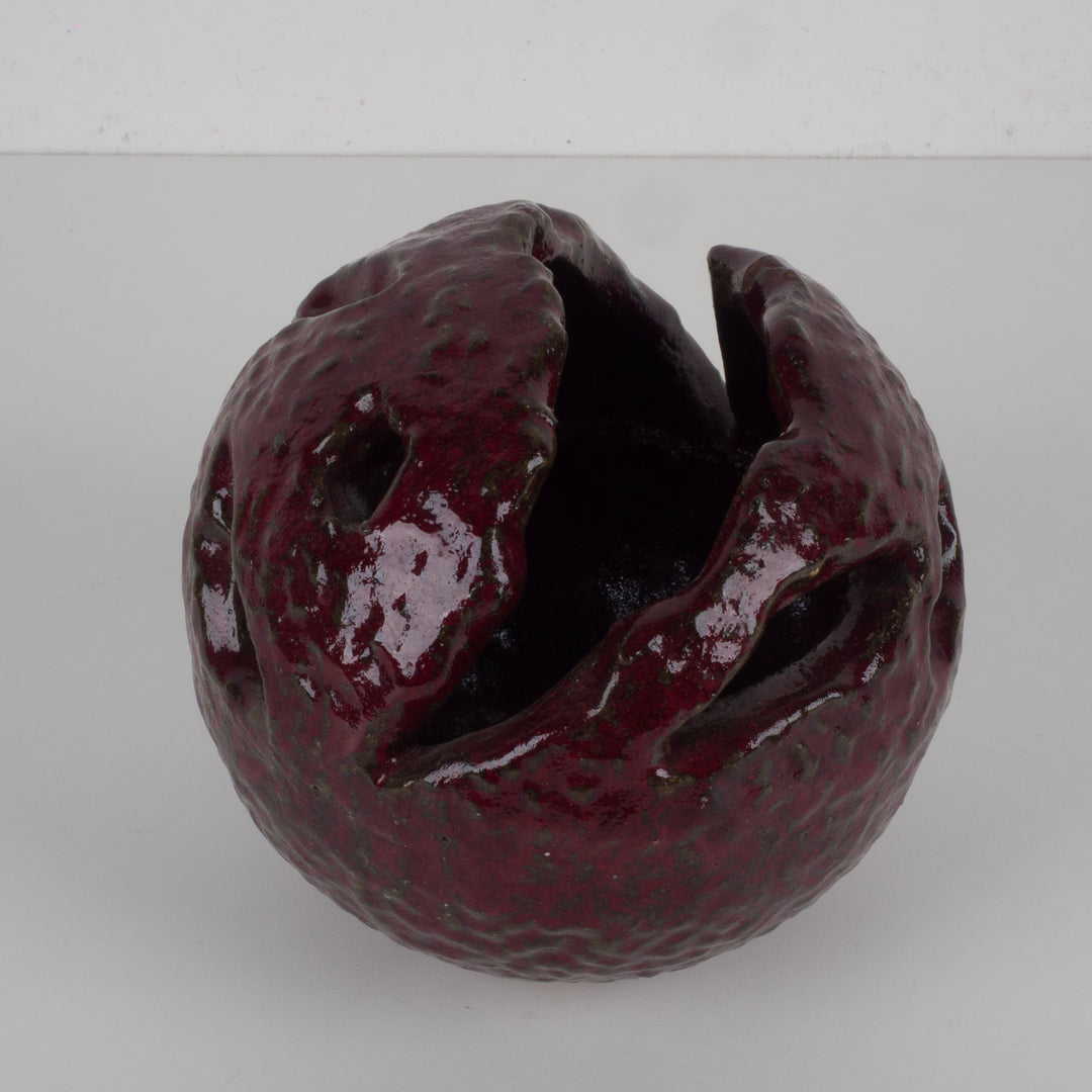 Handmade Ceramic Object in Deep Bordeaux – Sculptural Eye-catcher