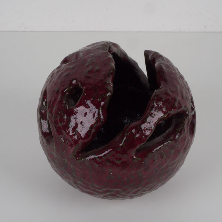 Handmade Ceramic Object in Deep Bordeaux – Sculptural Eye-catcher