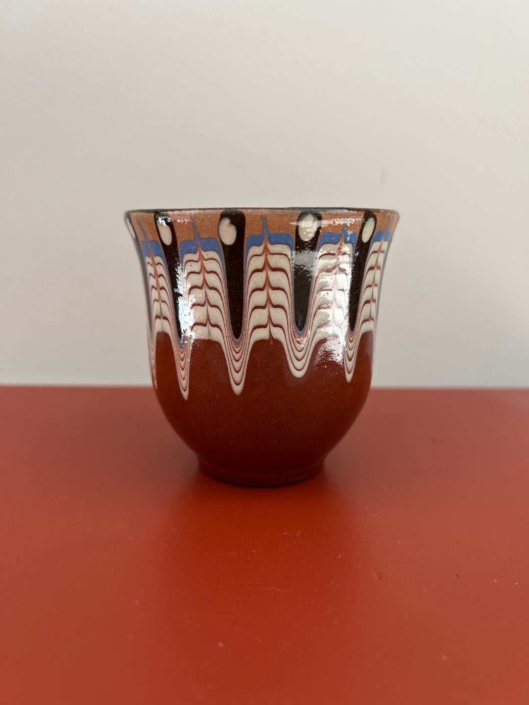 Troyan fluistering in klei – een kopje met een ziel / ca. 7,5 x 7,5 x 8 cm