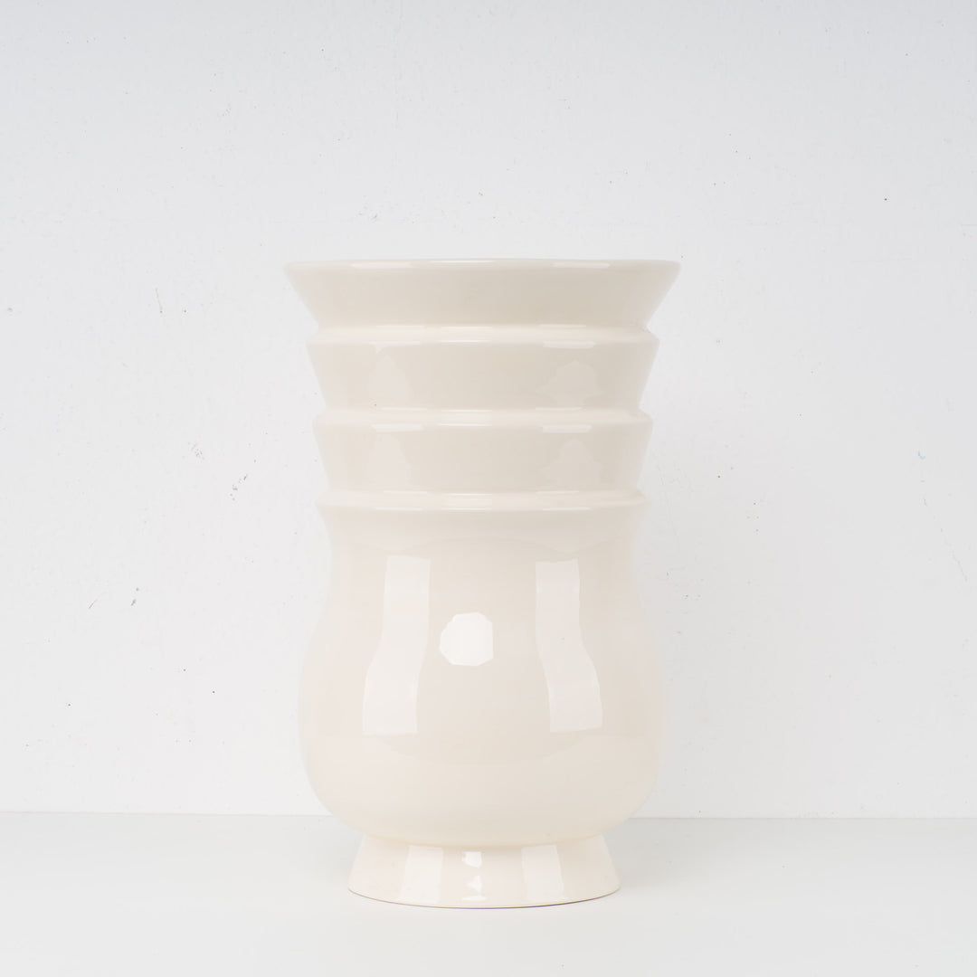 Royal Boch Siervaas in Ivoorkleurige Keramiek / 25,5x25,5x40 cm