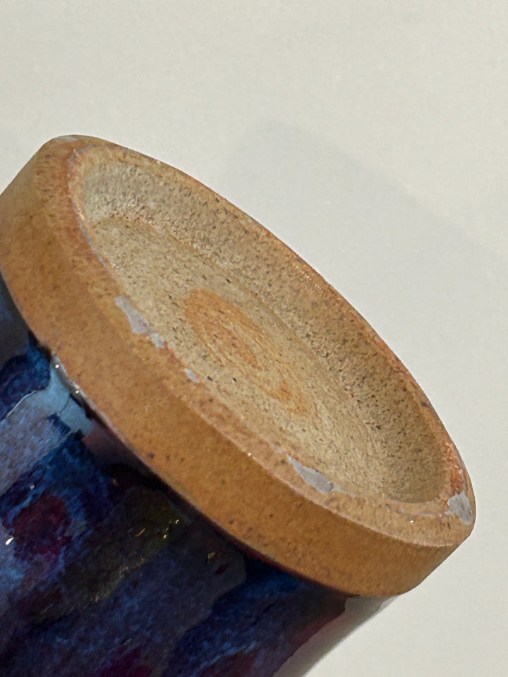 Grote handgemaakte keramische vaas in diepblauw & aubergine – 14 x 14 x 35 cm