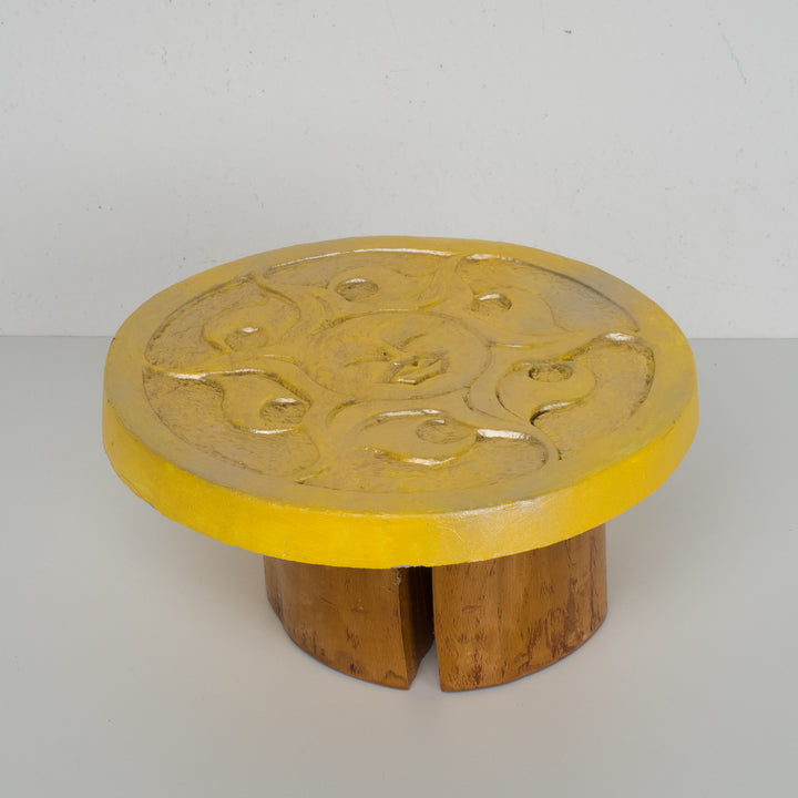 Kunstbeeld ‘Gele Zon op Houten Stam’ – 29x28,5x13,5 cm