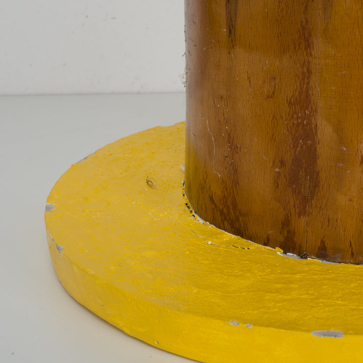 Kunstbeeld ‘Gele Zon op Houten Stam’ – 29x28,5x13,5 cm