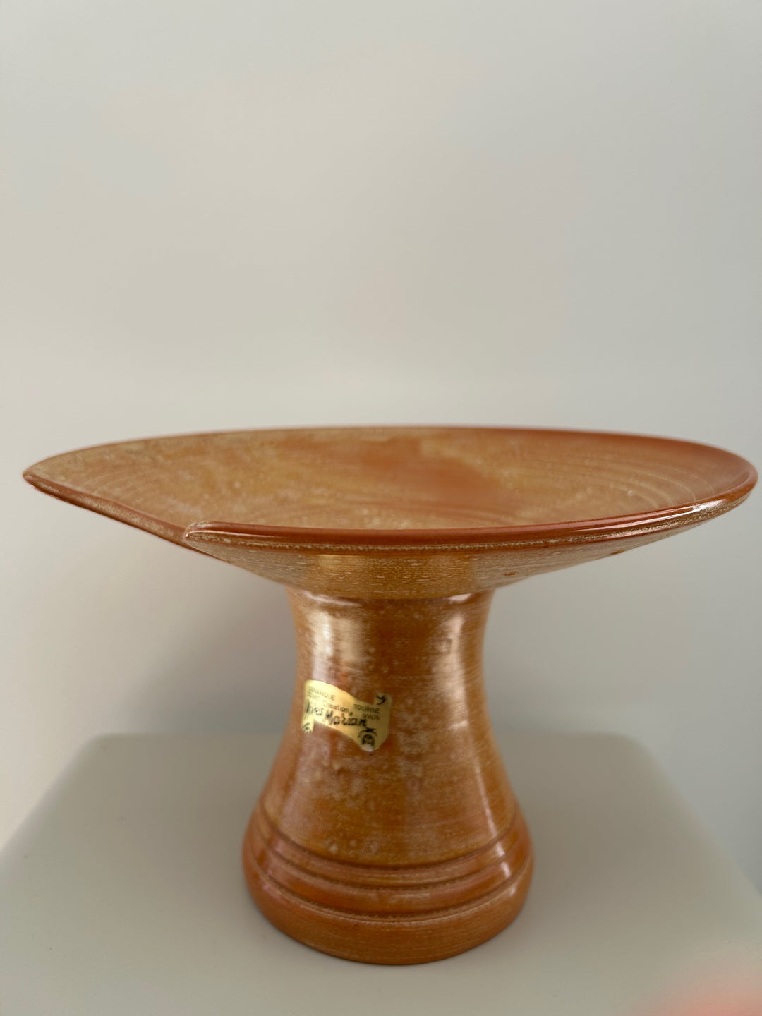 Keramische Tazza “Yves Marian” – Warm Oranje Sculptuur / 23,8 x 23,8 x 15,5 cm