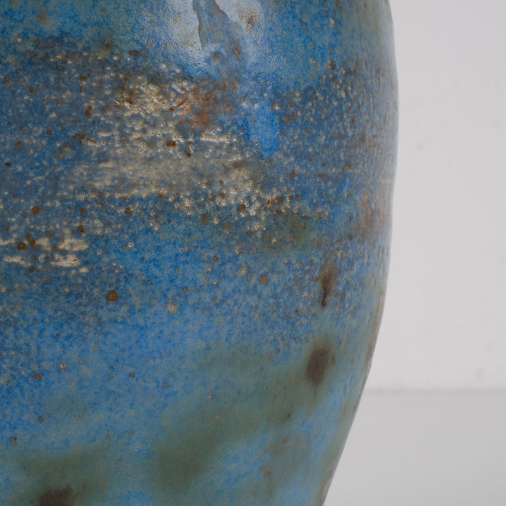 Handmade ceramic vase in mottled light blue – signed – 12×12×19 cm 