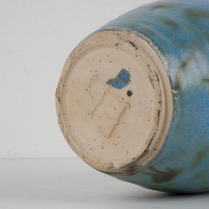 Handmade ceramic vase in mottled light blue – signed – 12×12×19 cm 