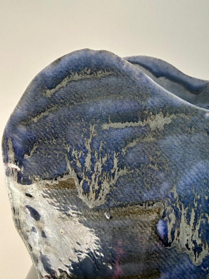 Blauwe Horizon – handgemaakte keramische vaas met een ziel - 30 x 4 x 21 cm