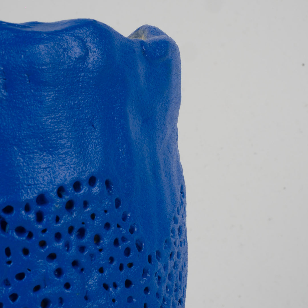 Karla Vanacker – handgemaakte koningsblauwe keramische vaas