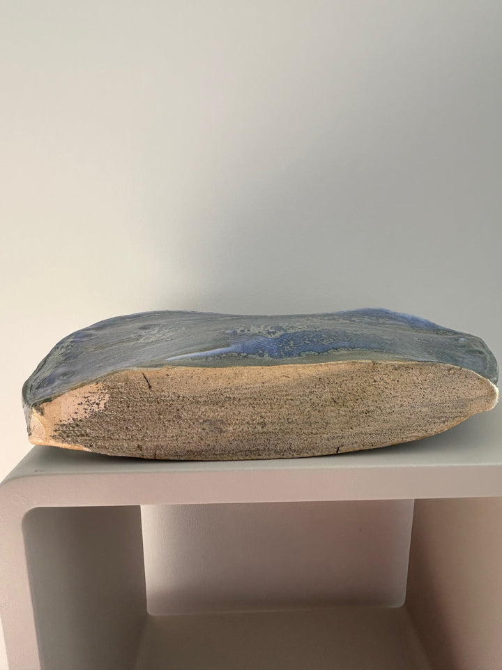 Blauwe Horizon – handgemaakte keramische vaas met een ziel - 30 x 4 x 21 cm
