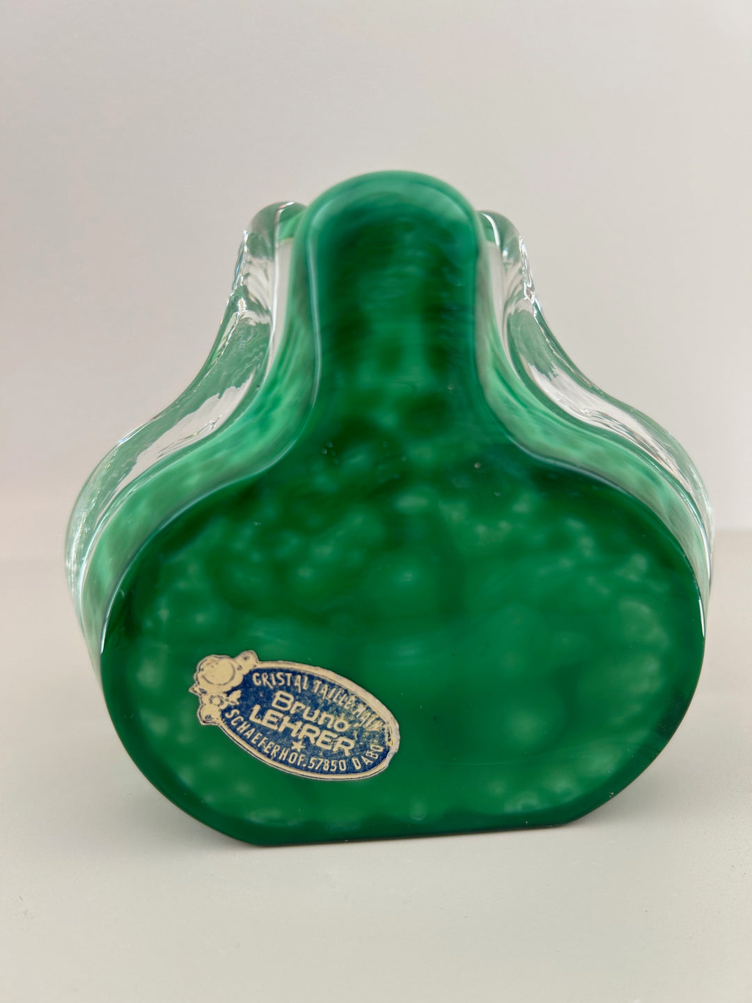 Groene fluistering in kristal – vintage vaasje van Bruno Lehrer
