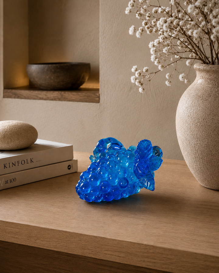 Vintage glazen druiventros – sculpturaal design in helder blauw (15 x 8,5 x 10,5 cm)