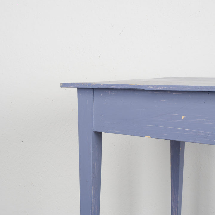 🪑 Authentic wooden table in purple - character that speaks