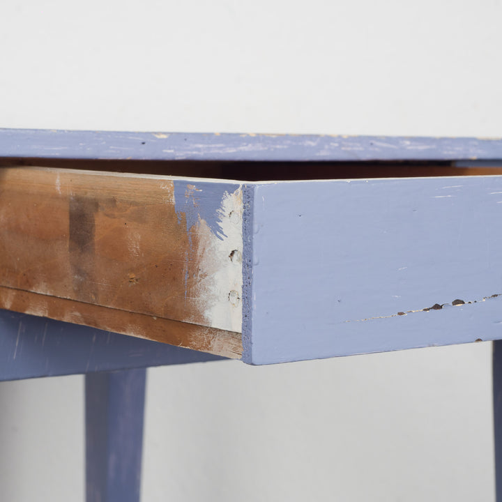 🪑 Authentic wooden table in purple - character that speaks
