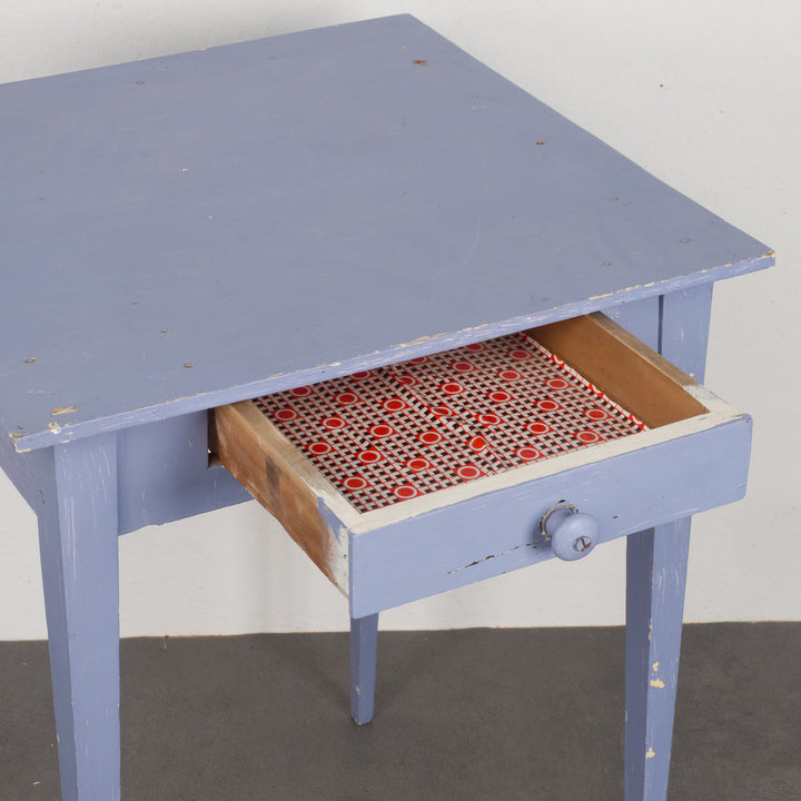 🪑 Authentic wooden table in purple - character that speaks
