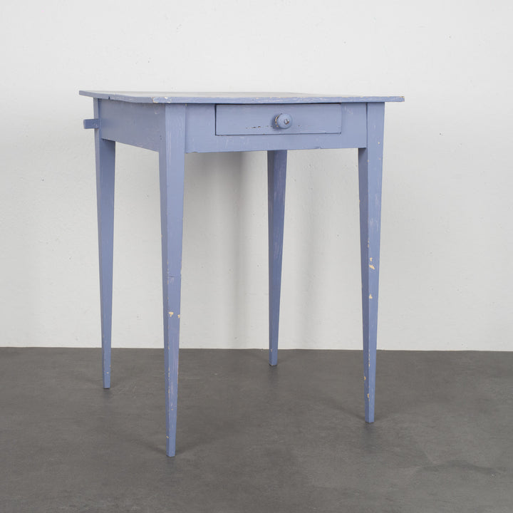 🪑 Authentic wooden table in purple - character that speaks